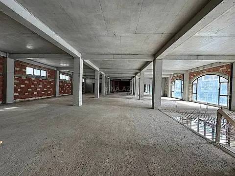 Kirayə verilir obyekt 2000 m²