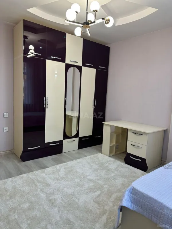 Satılır 3 otaqlı mənzil 113 m²