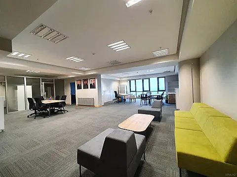 Kirayə verilir 5 otaqlı ofis 236 m²