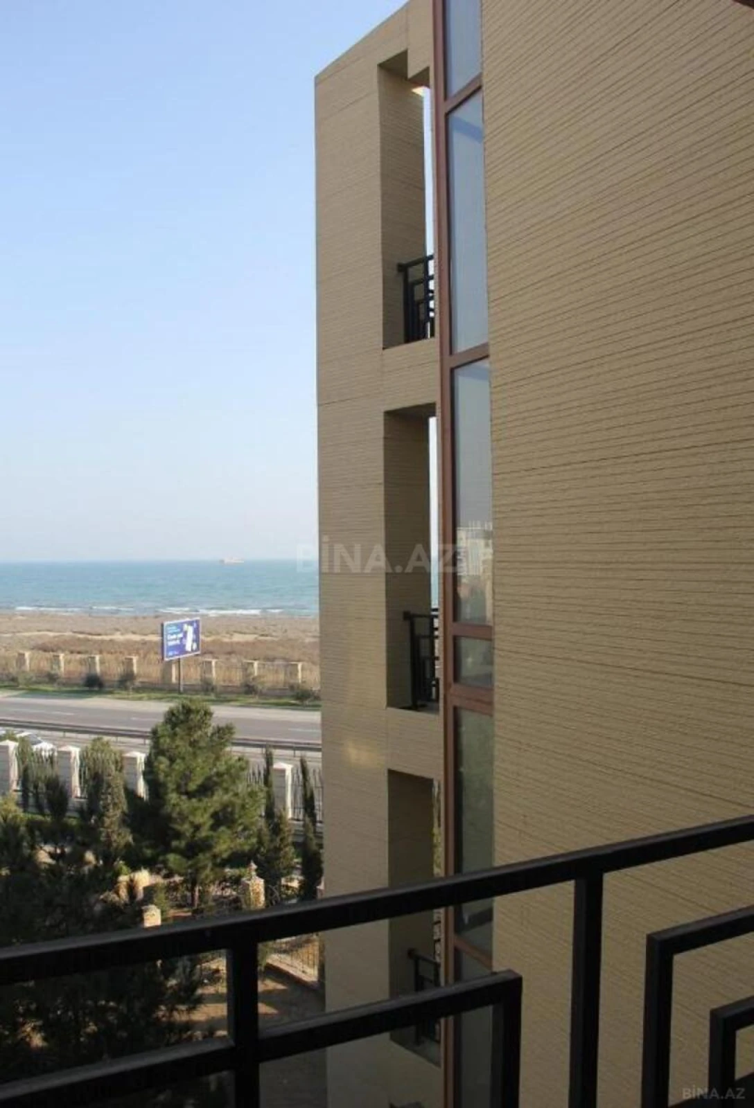 Satılır 10 otaqlı həyət evi 500 m²