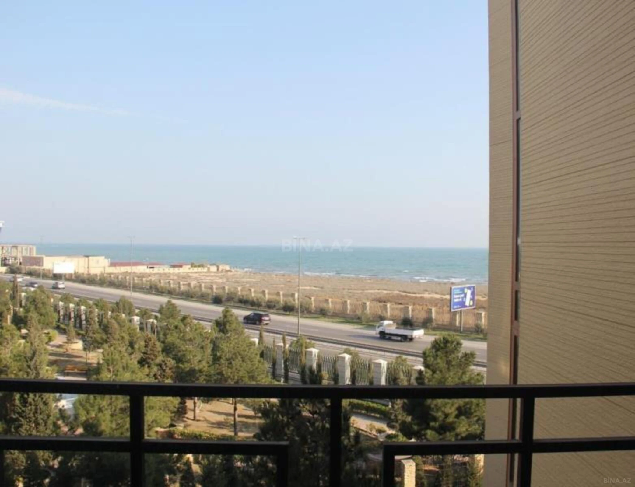 Satılır 10 otaqlı həyət evi 500 m²