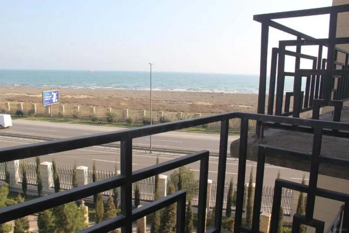 Satılır 10 otaqlı həyət evi 500 m²