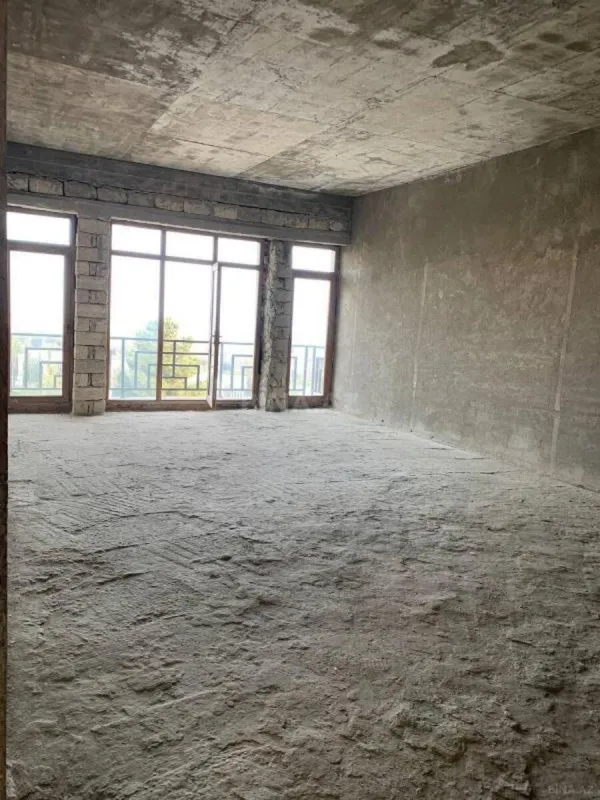 Satılır 10 otaqlı həyət evi 500 m²