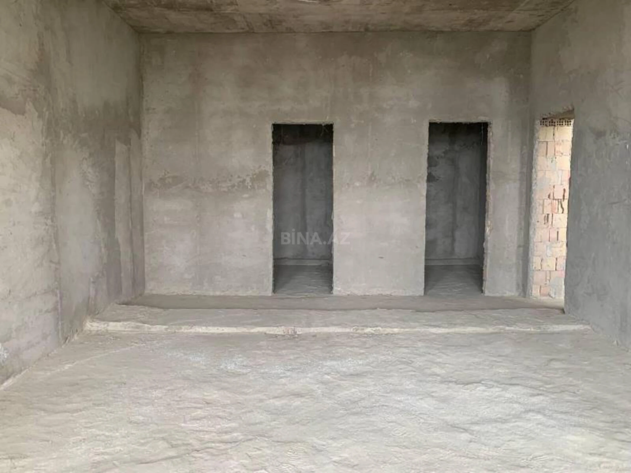 Satılır 10 otaqlı həyət evi 500 m²