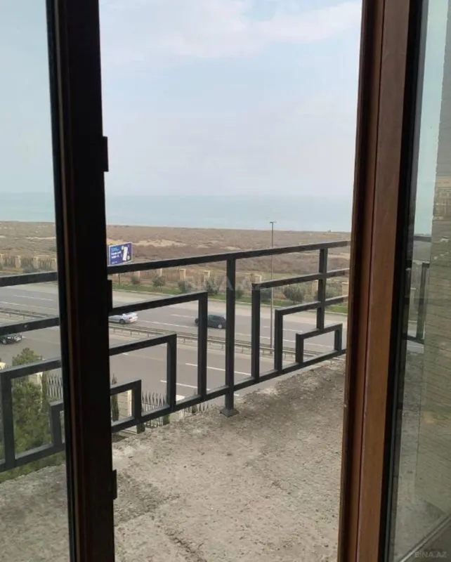 Satılır 10 otaqlı həyət evi 500 m²