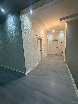 Satılır 5 otaqlı həyət evi 240 m²