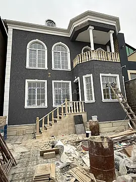 Satılır 5 otaqlı həyət evi 240 m²