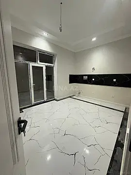 Satılır 5 otaqlı həyət evi 240 m²