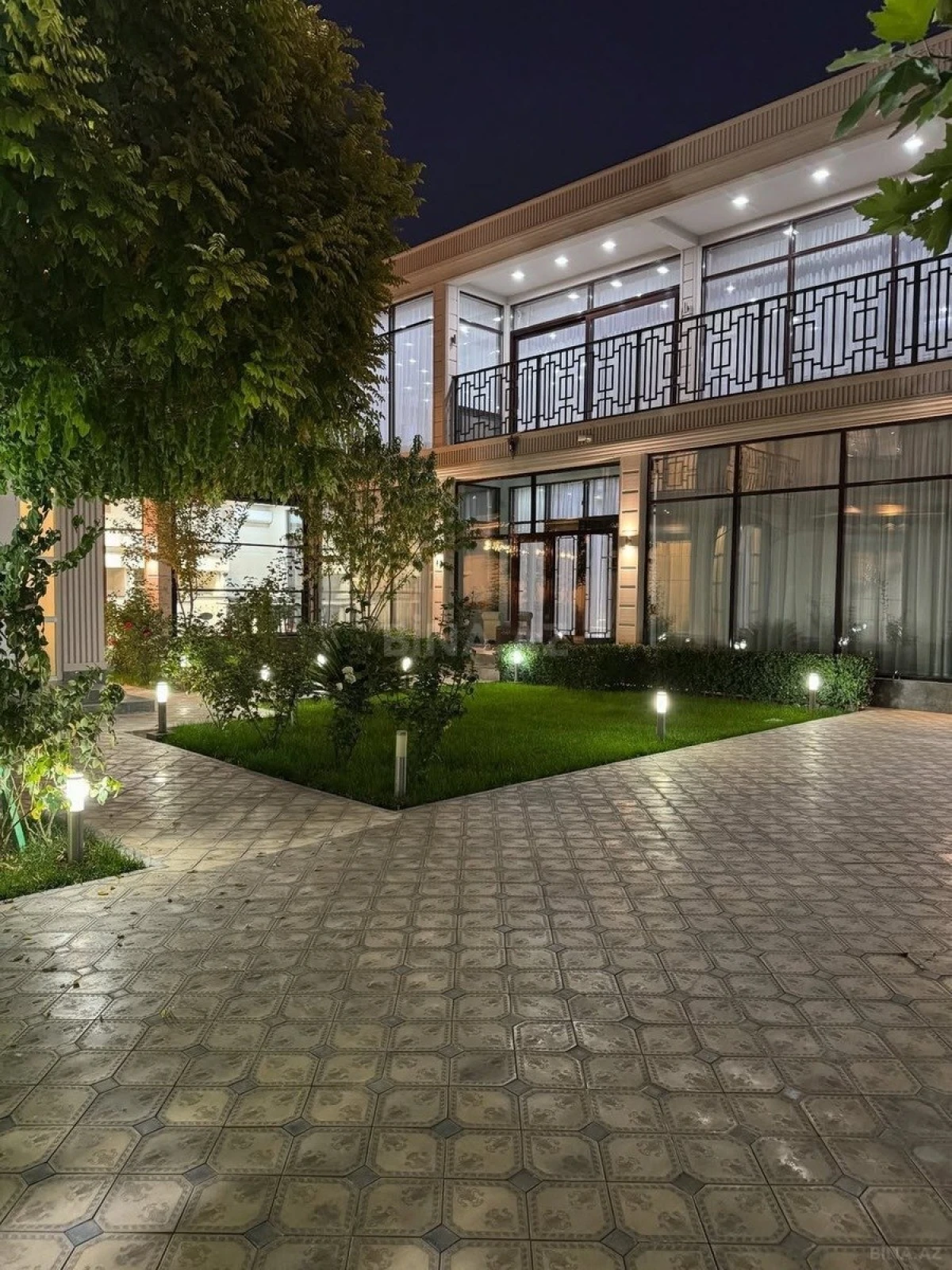 Kirayə verilir 6 otaqlı həyət evi 400 m²