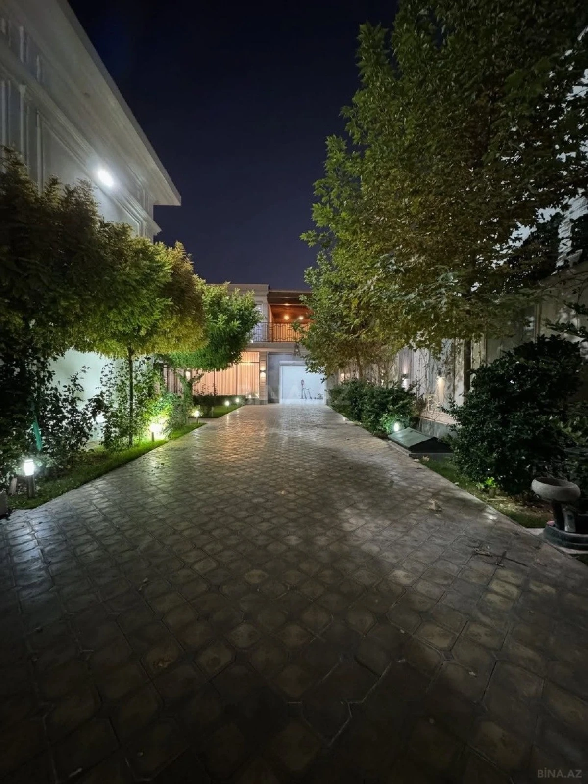 Kirayə verilir 6 otaqlı həyət evi 400 m²