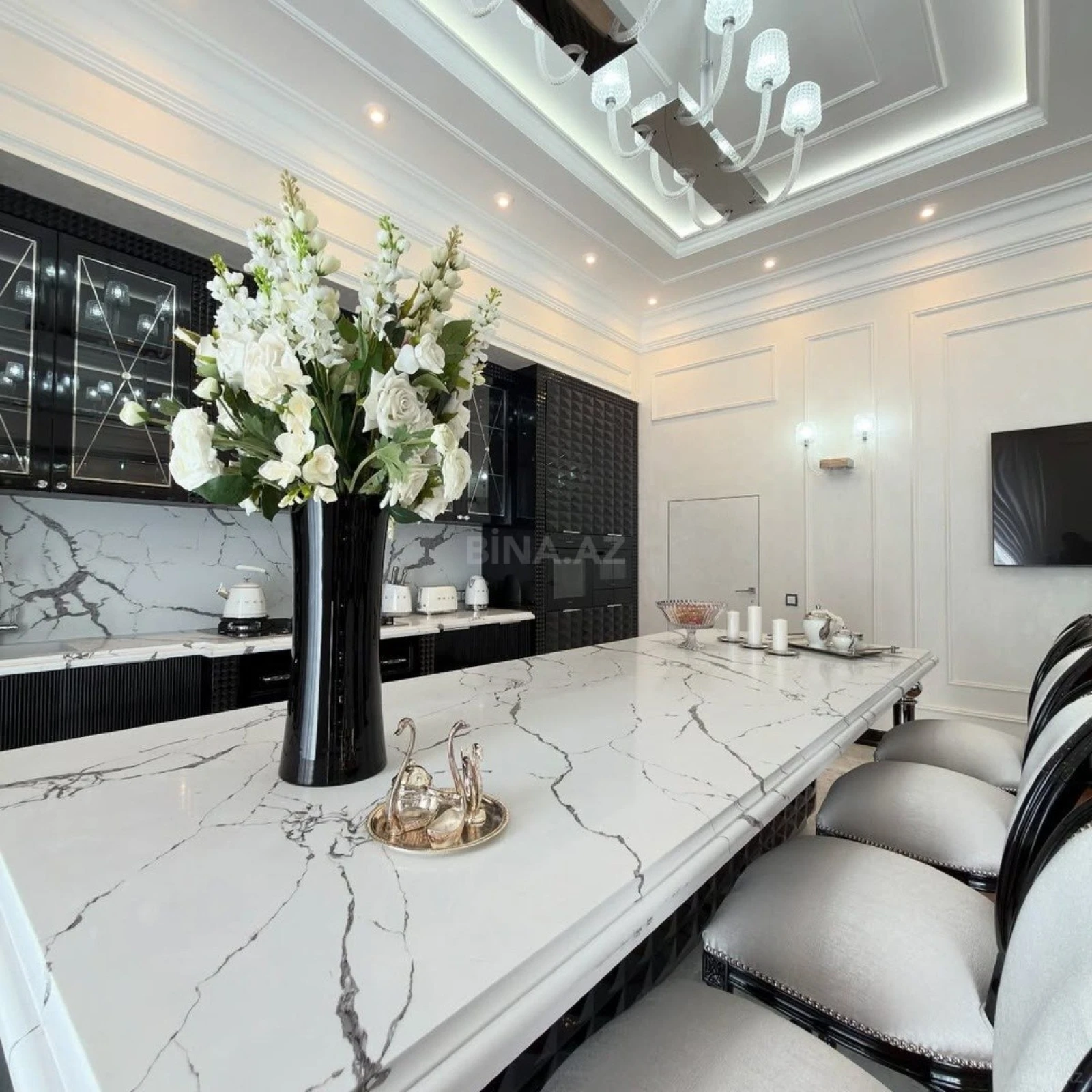 Kirayə verilir 6 otaqlı həyət evi 400 m²