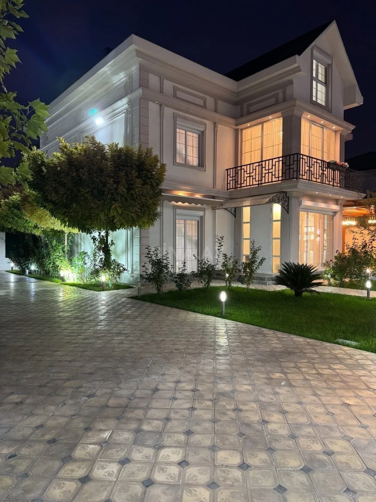 Kirayə verilir 6 otaqlı həyət evi 400 m²
