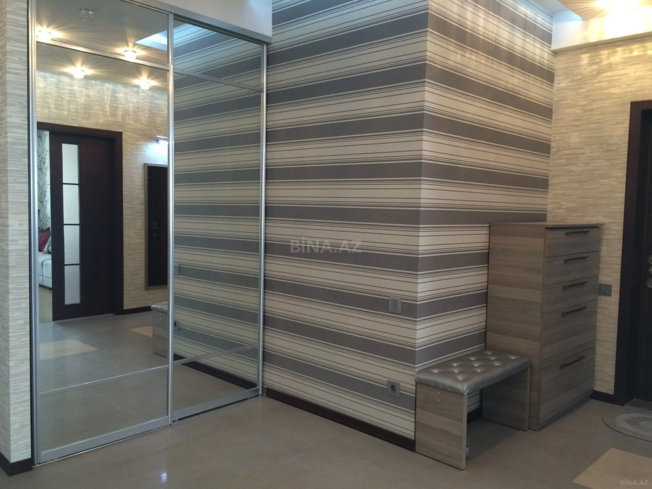 Kirayə verilir 3 otaqlı mənzil 100 m²