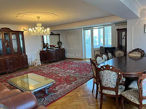 Satılır 4 otaqlı mənzil 160 m² — Bakı 4 otaq 160.00 m²