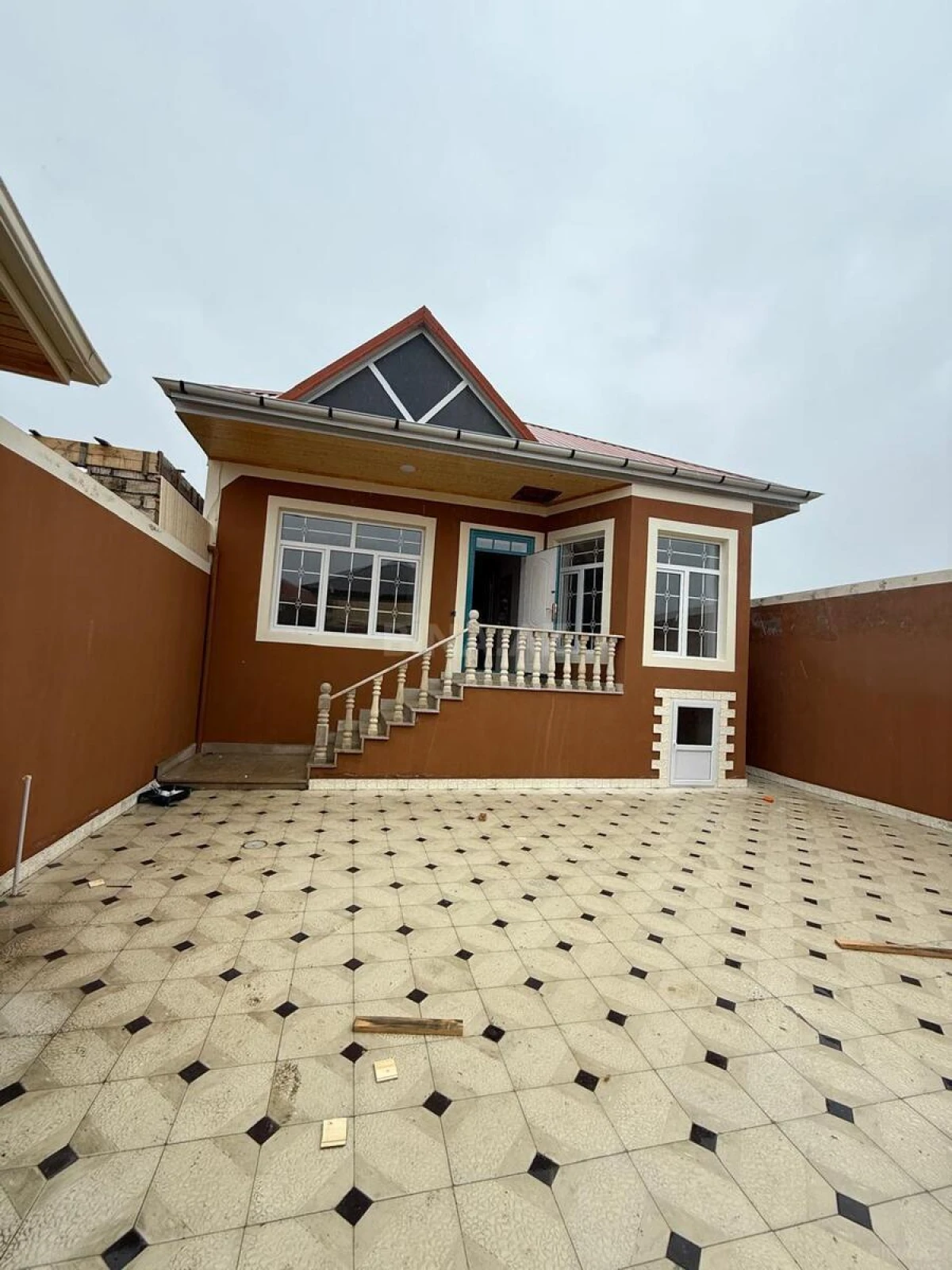 Satılır 3 otaqlı həyət evi 100 m²