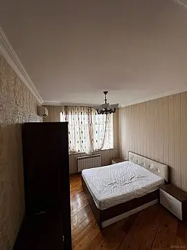 Kirayə verilir 2 otaqlı mənzil 95 m²