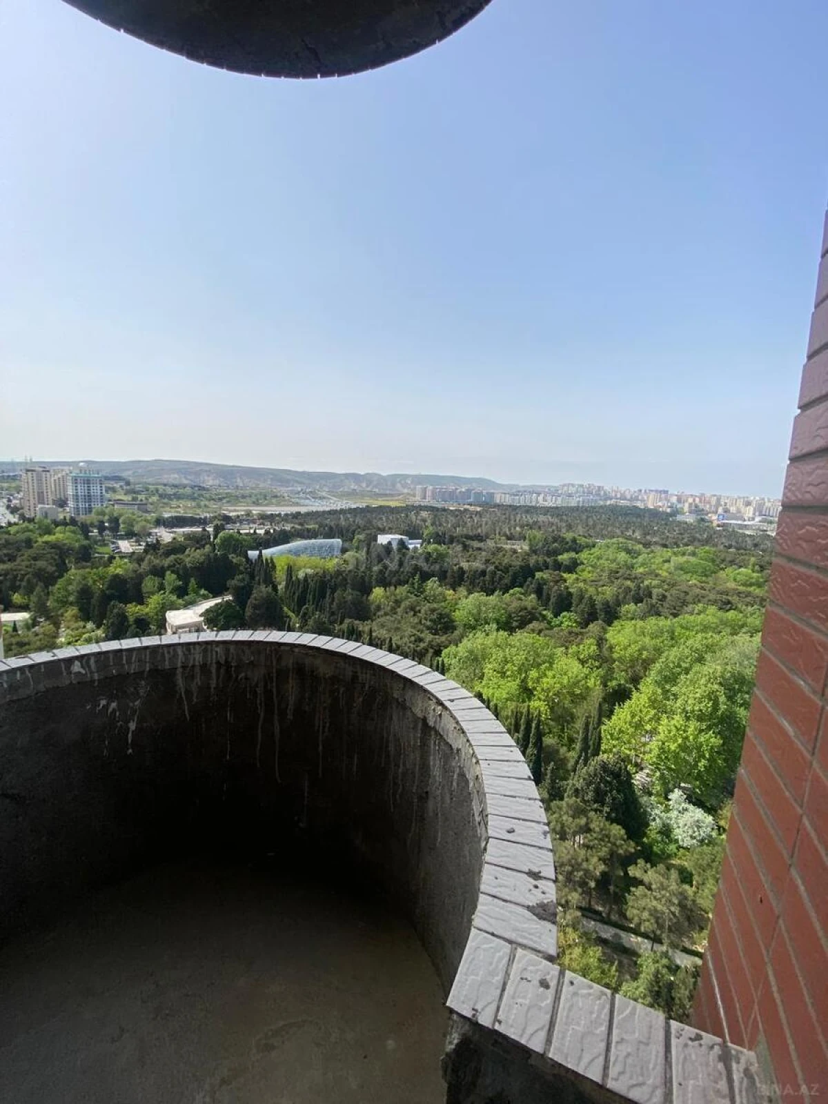 Satılır 3 otaqlı mənzil 138 m²