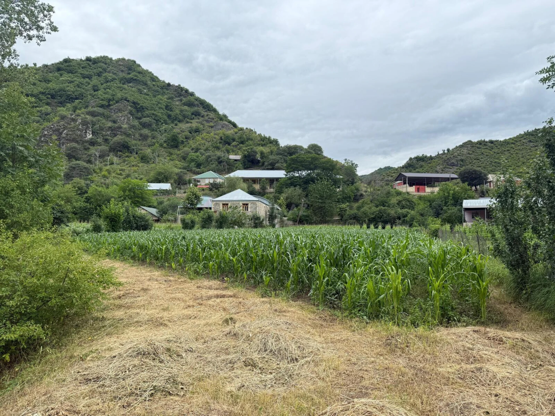 Satılır torpaq sahəsi 25 m²
