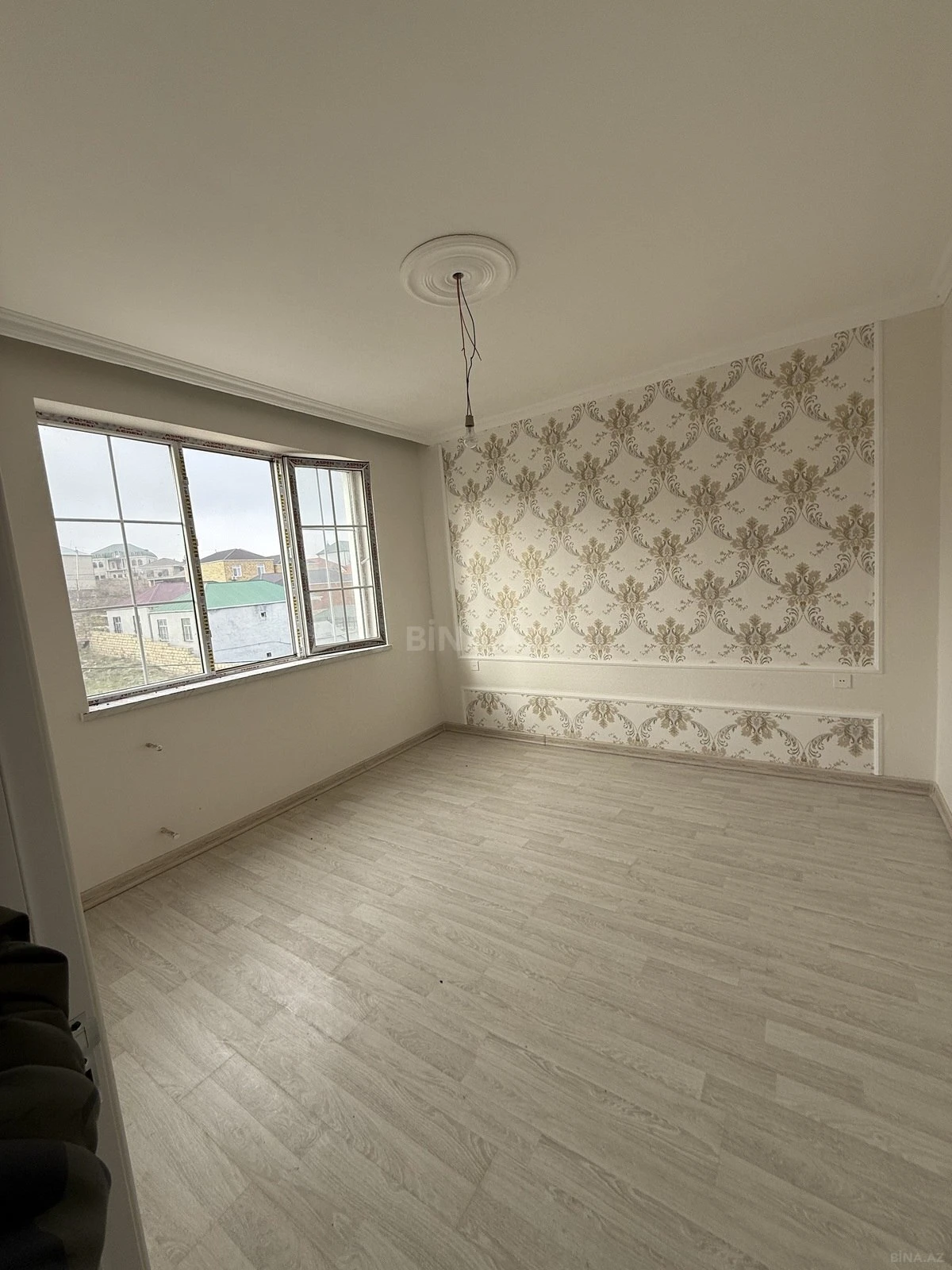 Satılır 4 otaqlı həyət evi 215 m²