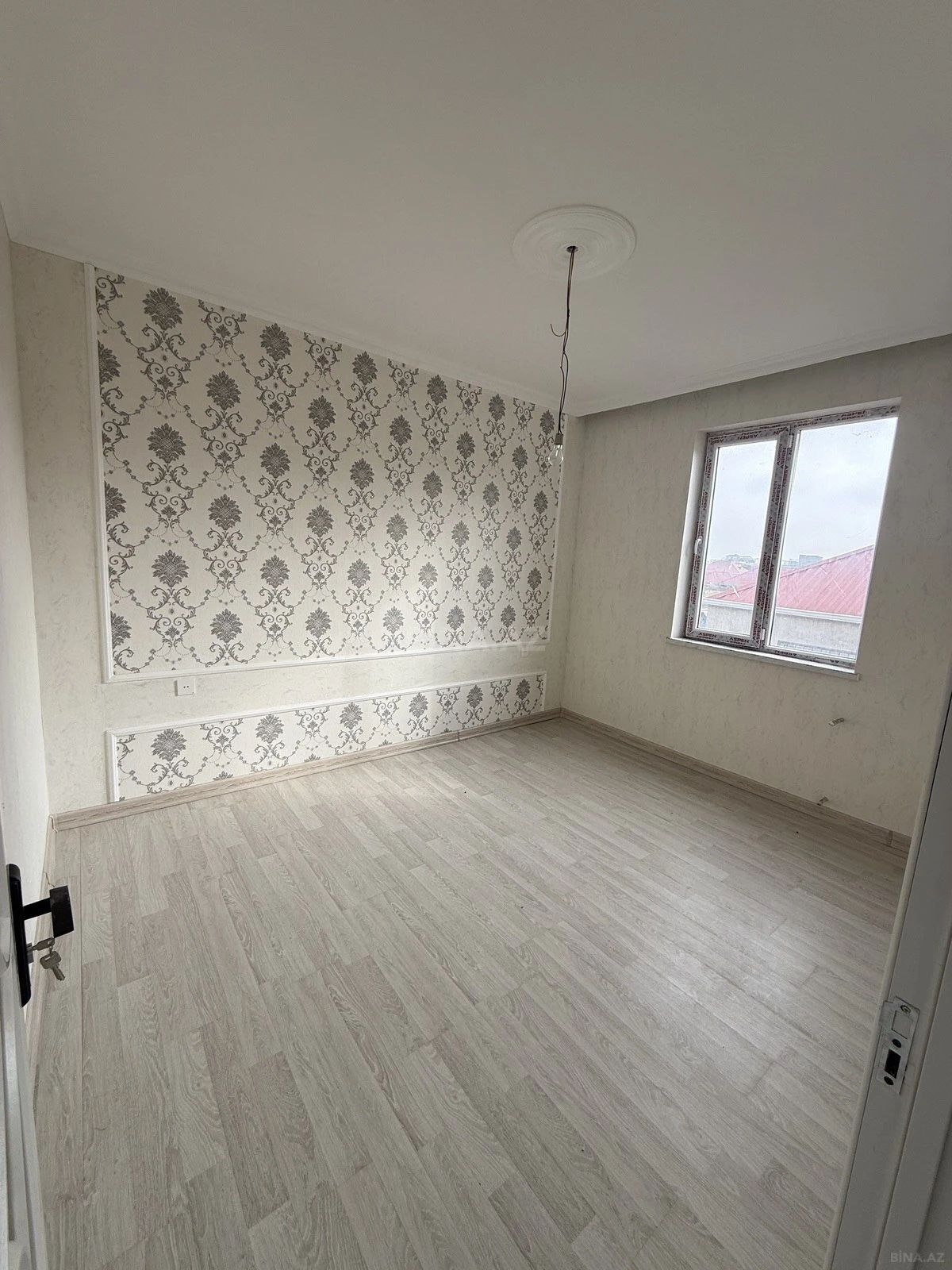 Satılır 4 otaqlı həyət evi 215 m²