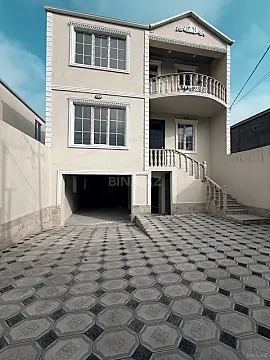 Satılır 4 otaqlı həyət evi 215 m²