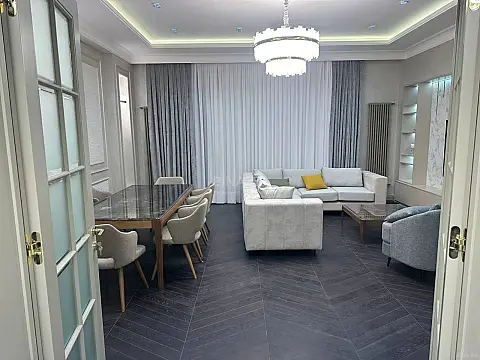 Kirayə verilir 3 otaqlı mənzil 180 m²