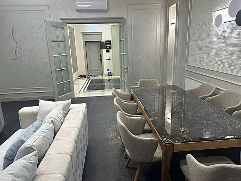 Kirayə verilir 3 otaqlı mənzil 180 m² — Bakı 3 otaq 180.00 m²