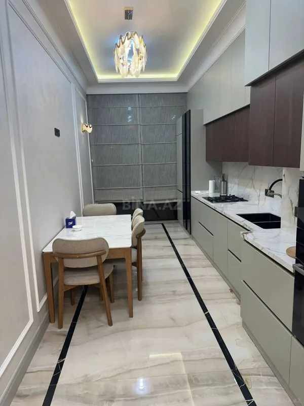 Kirayə verilir 3 otaqlı mənzil 180 m²