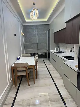Kirayə verilir 3 otaqlı mənzil 180 m²