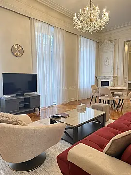 Kirayə verilir 2 otaqlı mənzil 80 m²