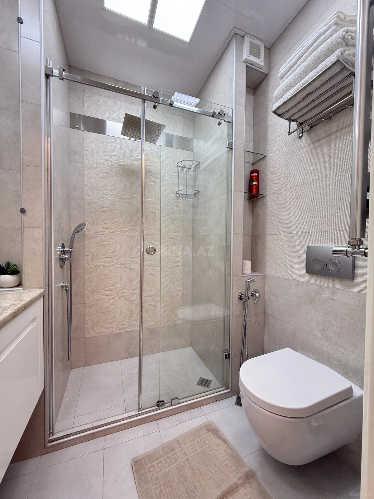 Kirayə verilir 2 otaqlı mənzil 80 m²