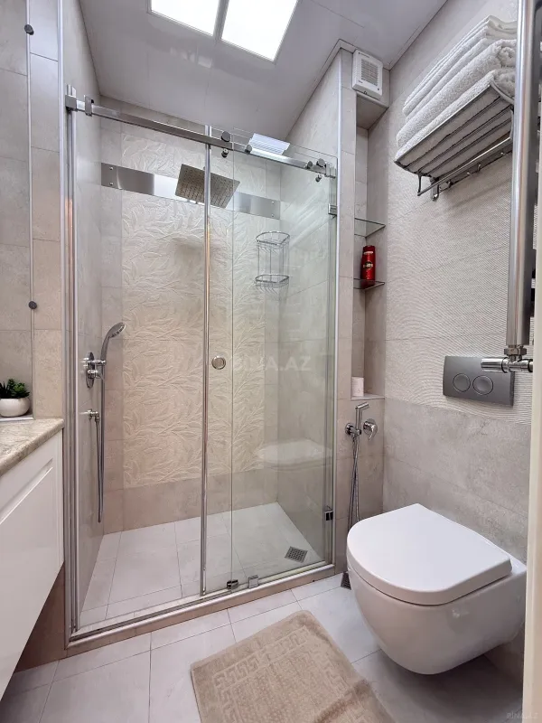 Kirayə verilir 2 otaqlı mənzil 80 m²