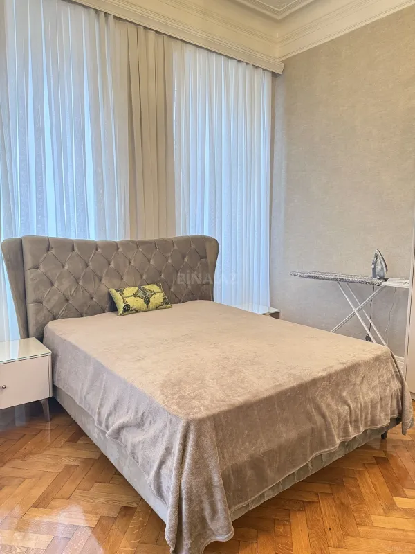 Kirayə verilir 2 otaqlı mənzil 80 m²