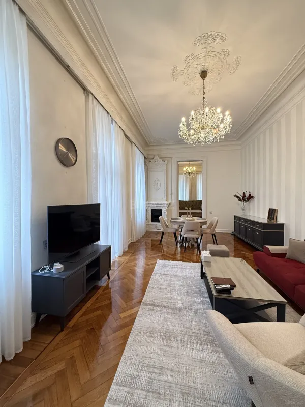 Kirayə verilir 2 otaqlı mənzil 80 m²