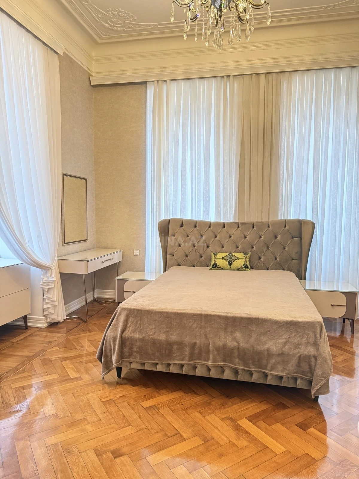 Kirayə verilir 2 otaqlı mənzil 80 m²