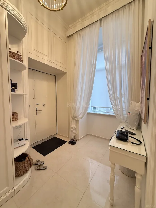 Kirayə verilir 2 otaqlı mənzil 80 m²