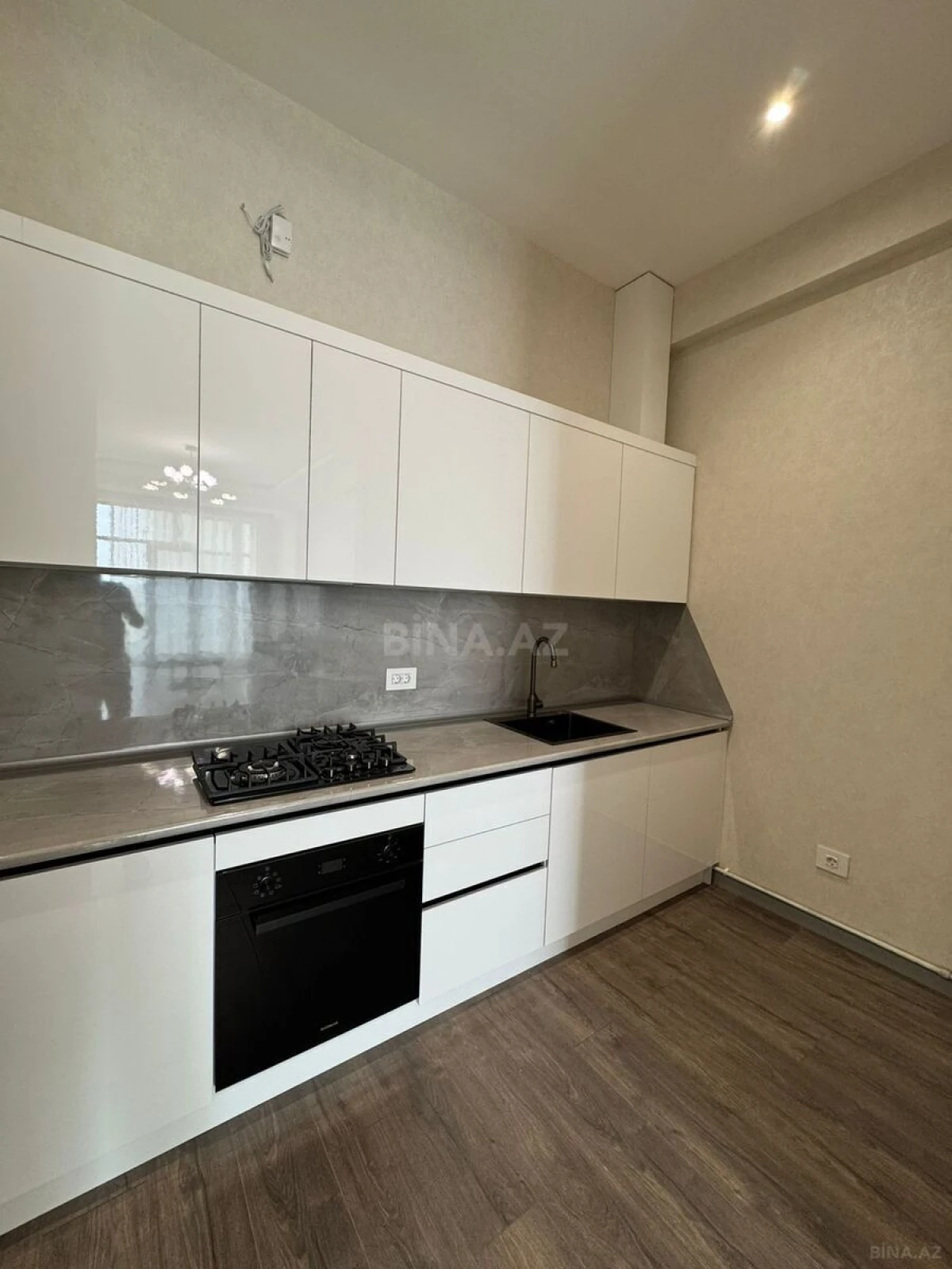 Satılır 3 otaqlı mənzil 103 m²