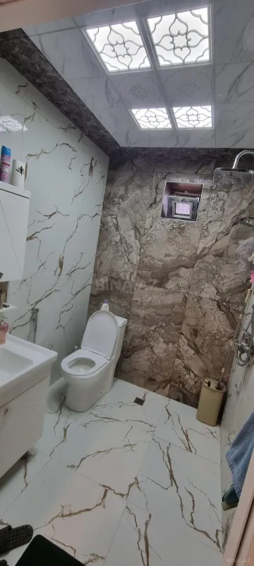 Satılır 8 otaqlı həyət evi 183.5 m²