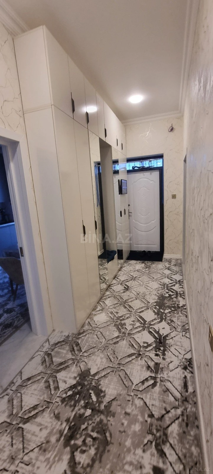 Satılır 8 otaqlı həyət evi 183.5 m²