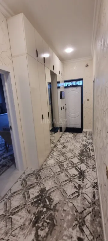Satılır 8 otaqlı həyət evi 183.5 m²