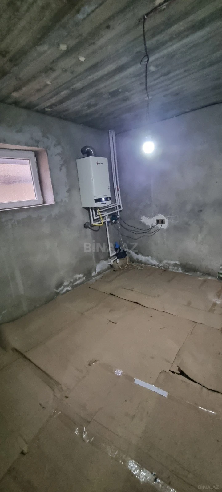 Satılır 8 otaqlı həyət evi 183.5 m²