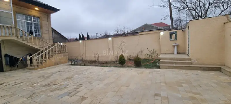 Satılır 8 otaqlı həyət evi 183.5 m²