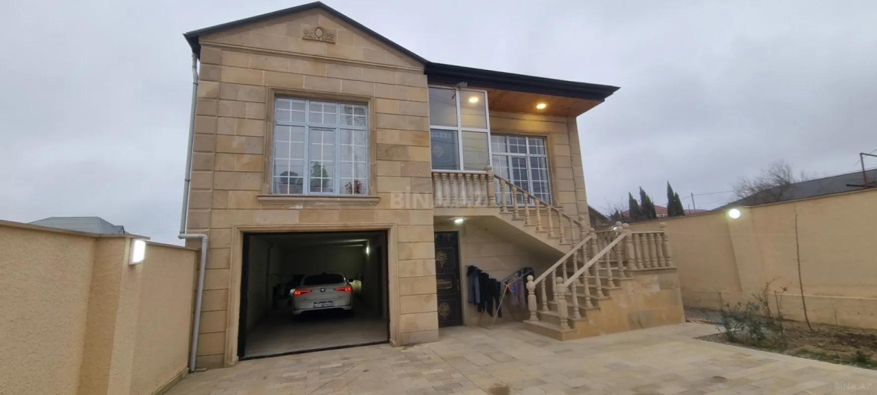 Satılır 8 otaqlı həyət evi 183.5 m²