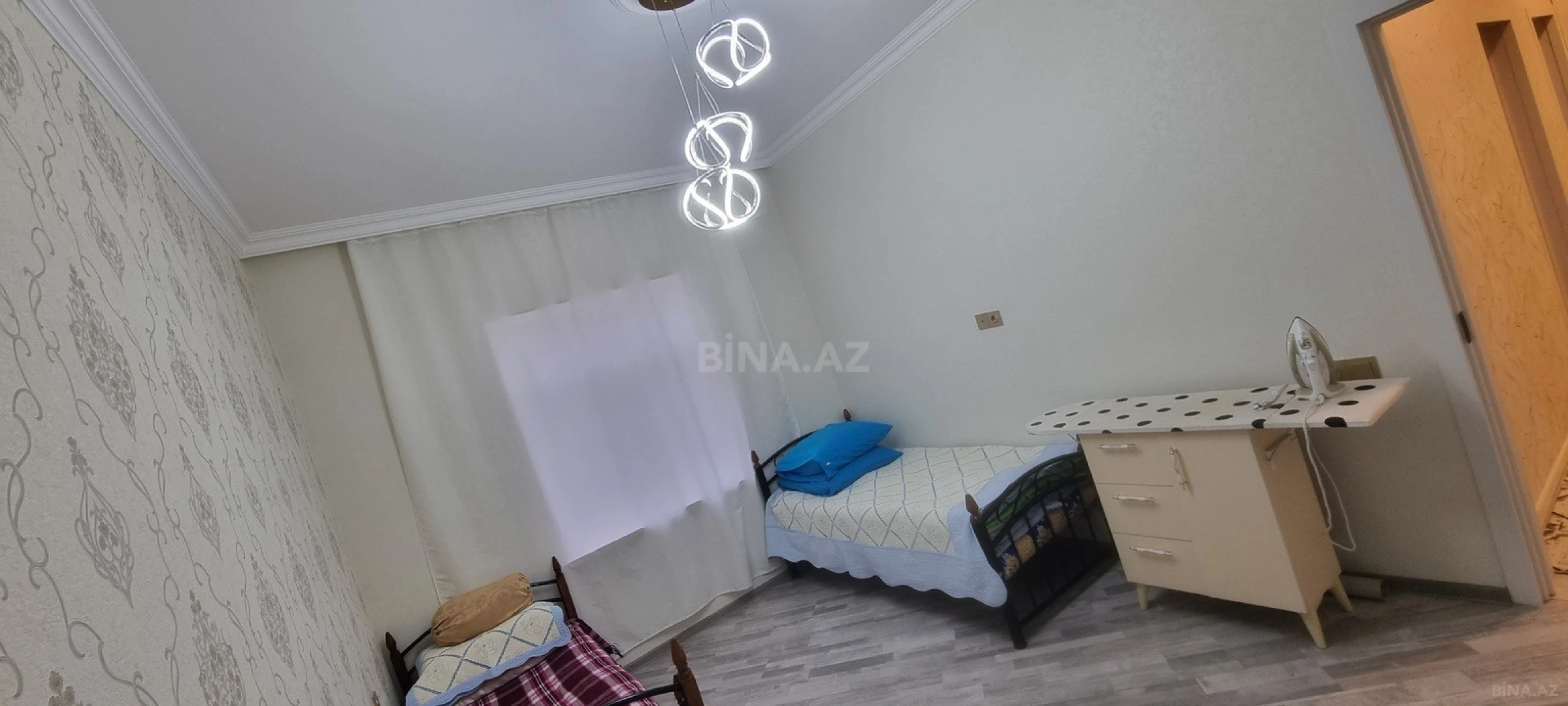 Satılır 8 otaqlı həyət evi 183.5 m²