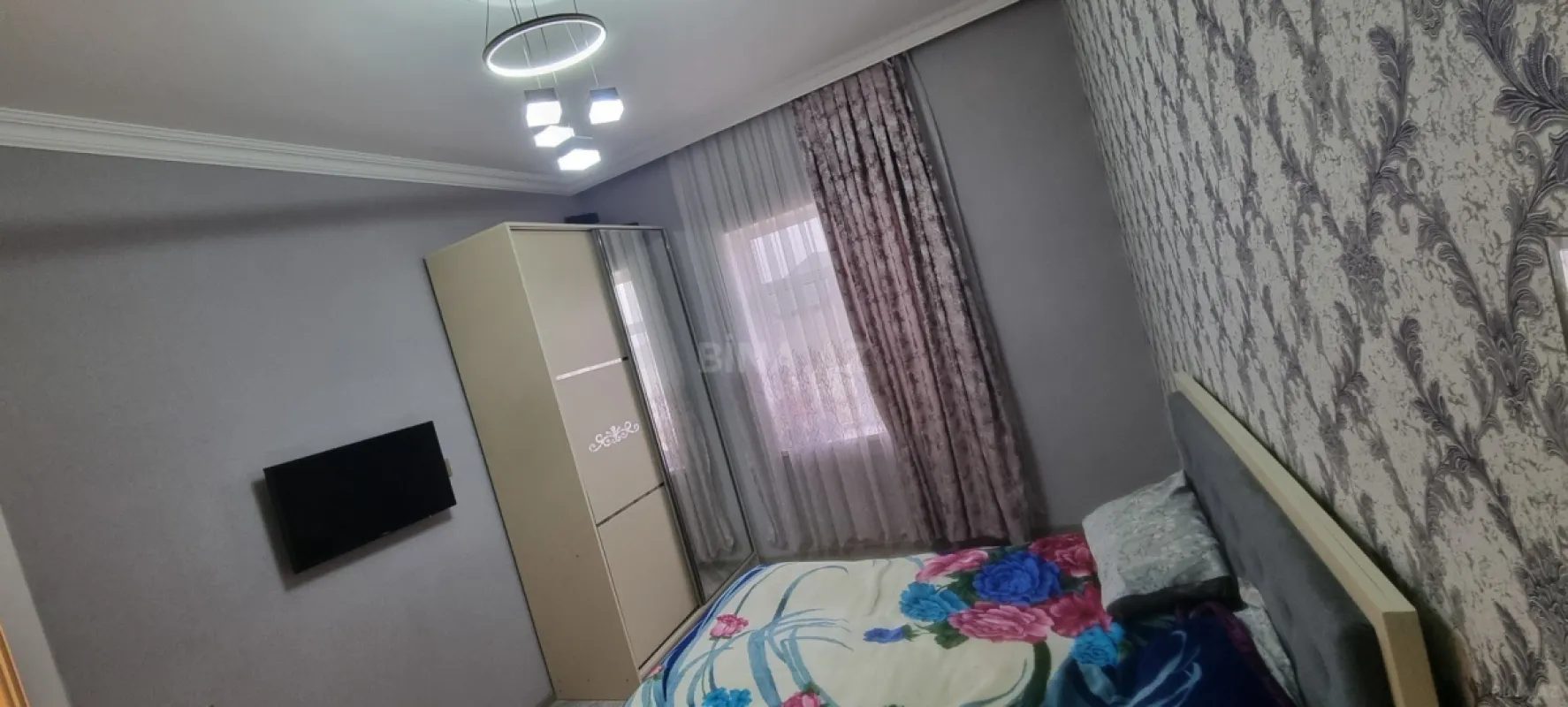 Satılır 8 otaqlı həyət evi 183.5 m²