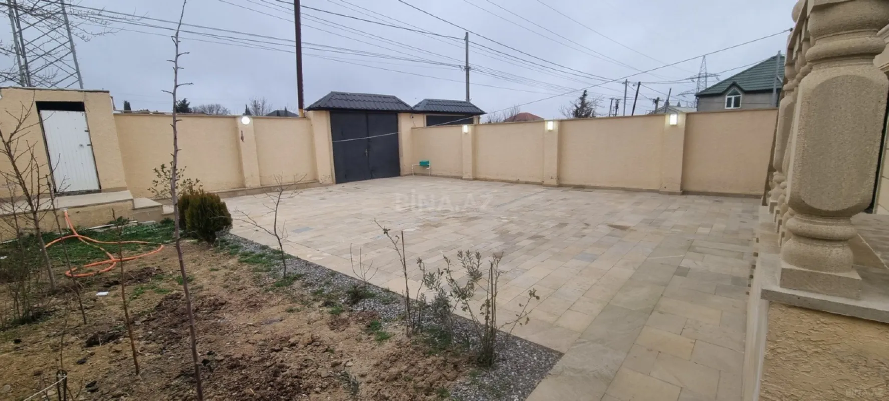 Satılır 8 otaqlı həyət evi 183.5 m²