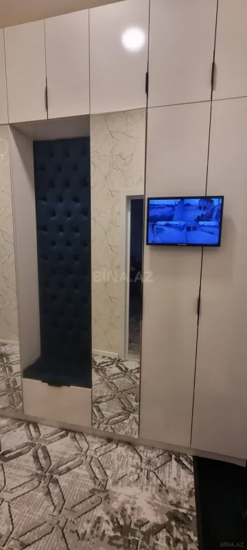 Satılır 8 otaqlı həyət evi 183.5 m²