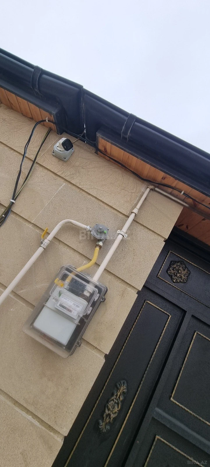 Satılır 8 otaqlı həyət evi 183.5 m²