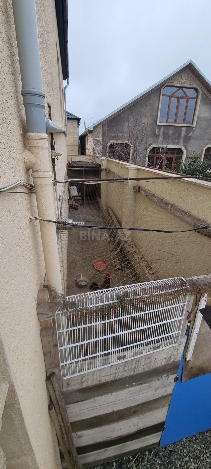 Satılır 8 otaqlı həyət evi 183.5 m²