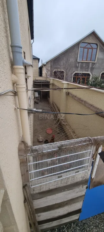 Satılır 8 otaqlı həyət evi 183.5 m²